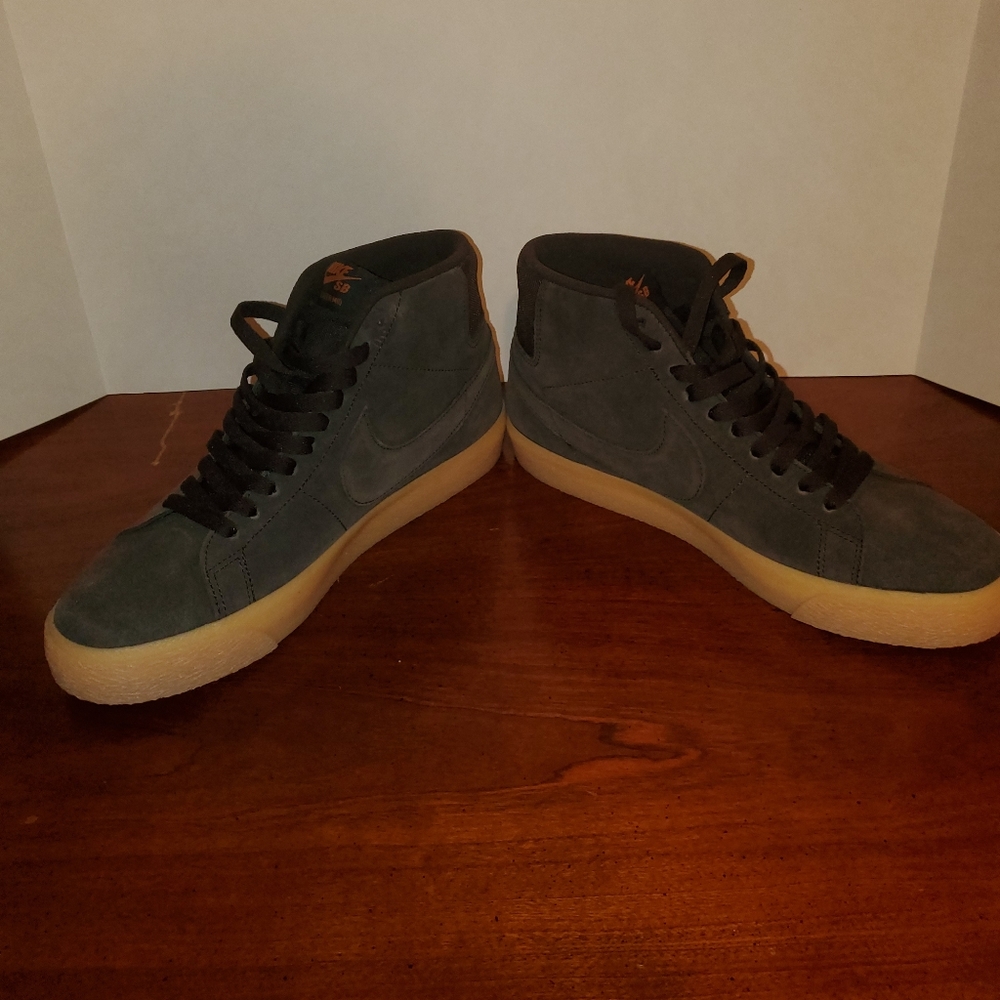 Blazer Mid SB "Brown Suede' SIZE 8.5